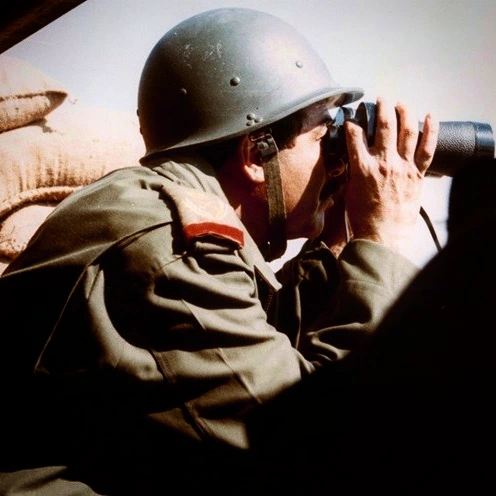 کلاه نظامی یا هلمت مدل M80 غنیمتی از ارتش عراق در جنگ با ایران دهه 60 - Image 6